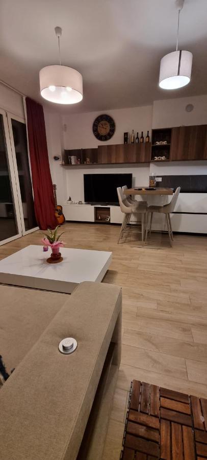 La Maison De Florina Milan Bagian luar foto